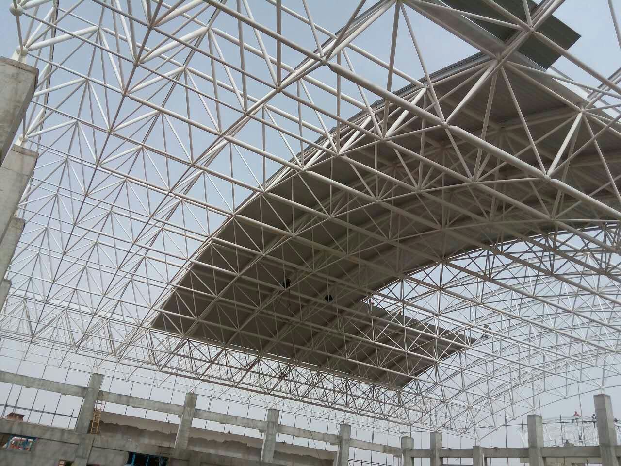 万源青岛一汽网架